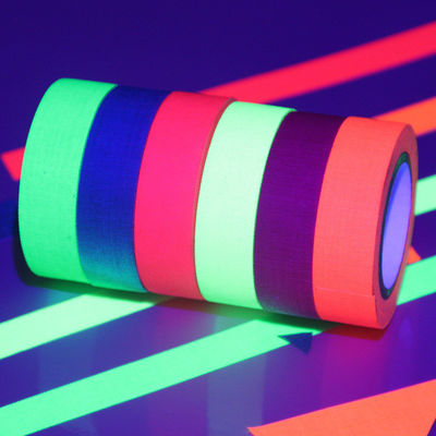चीन यूवी प्रतिक्रिया ब्लैक लाइट नियॉन चमकदार चिपकने वाला टेप 6 रंग एक सेट हटना लपेटा देने वाला